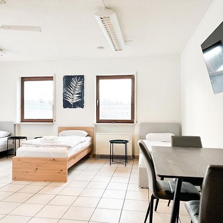 Modern Living Studios Karlsbad Esterno foto