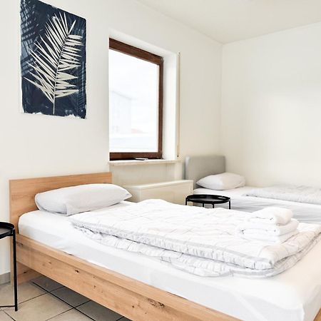 Modern Living Studios Karlsbad Esterno foto