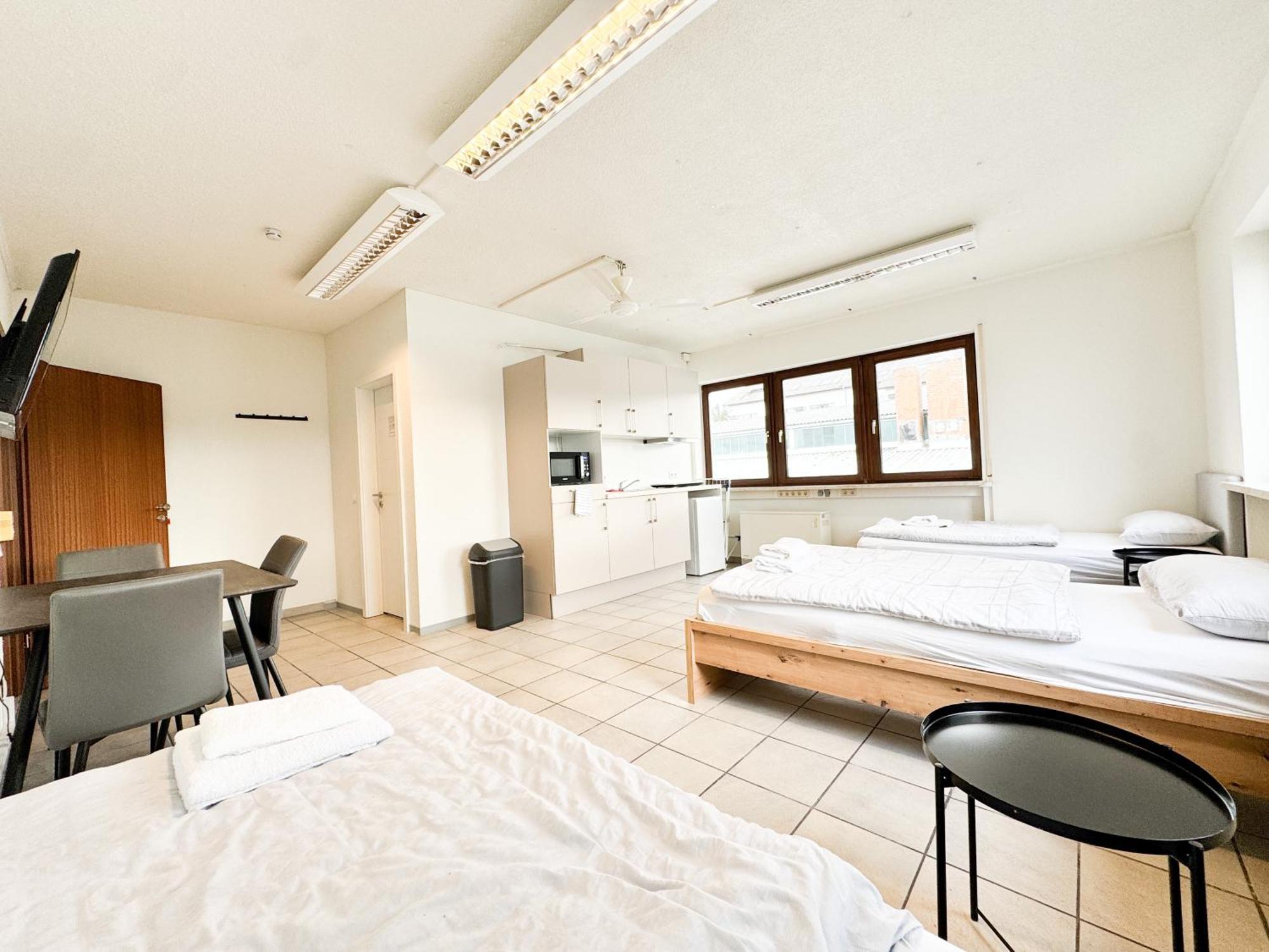 Modern Living Studios Karlsbad Esterno foto