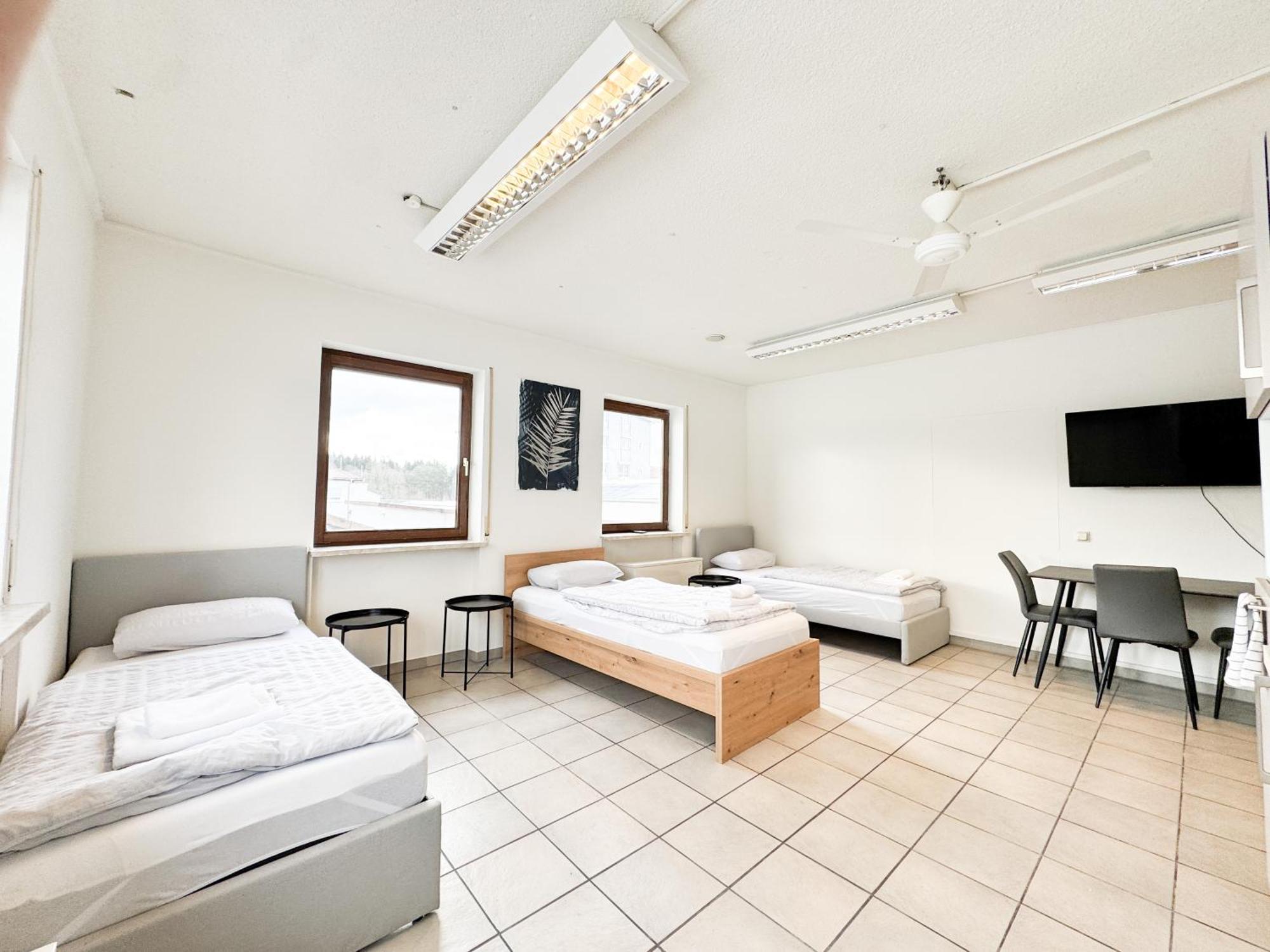 Modern Living Studios Karlsbad Esterno foto