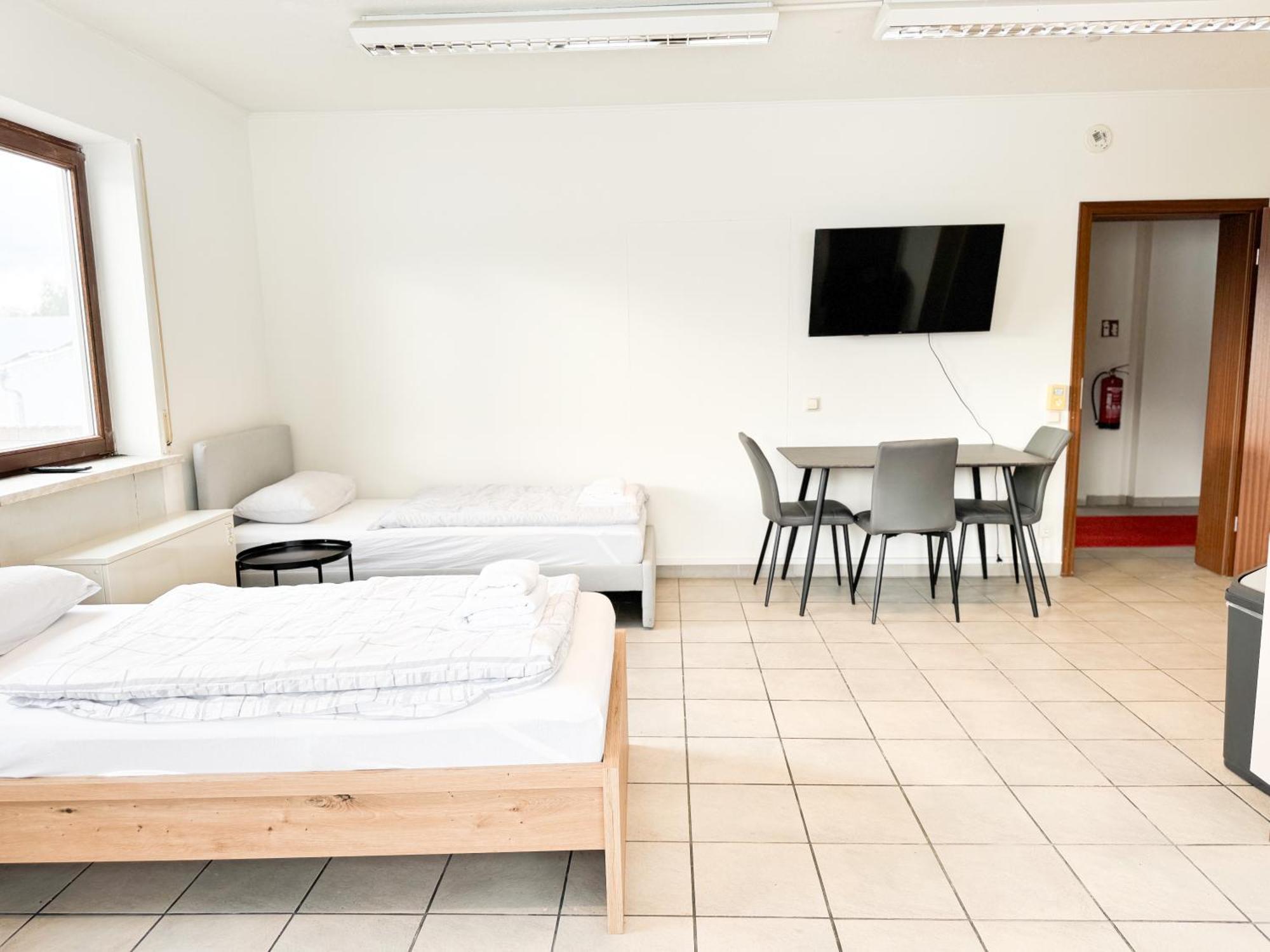 Modern Living Studios Karlsbad Esterno foto