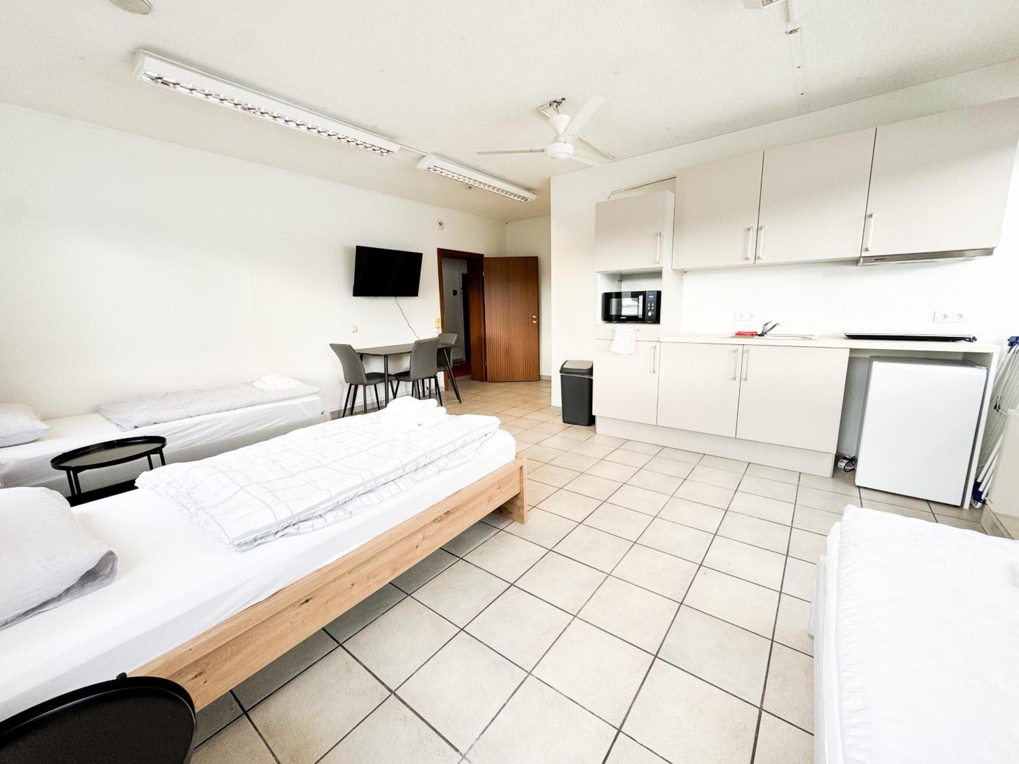 Modern Living Studios Karlsbad Esterno foto